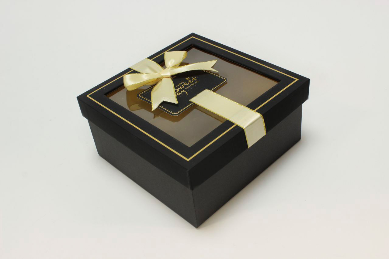 Коробка квадрат с окошком и бантом "luxe" 17*17*8 см, Чёрный (Арт) 72092301/7-2