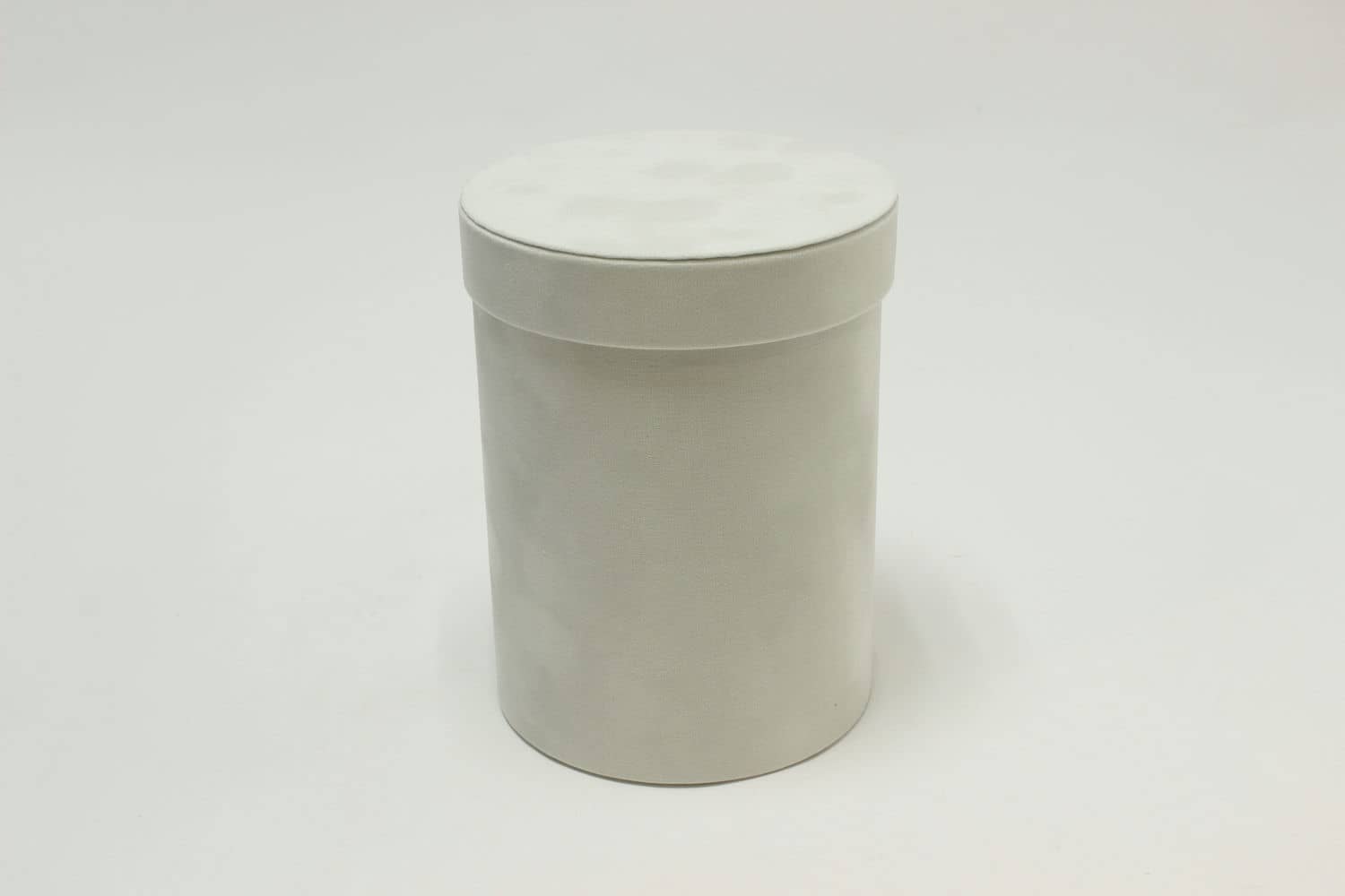 Коробка цилиндр бархатная "Velvet" 15*19,5 см, Белый (Арт) 720952/3-4